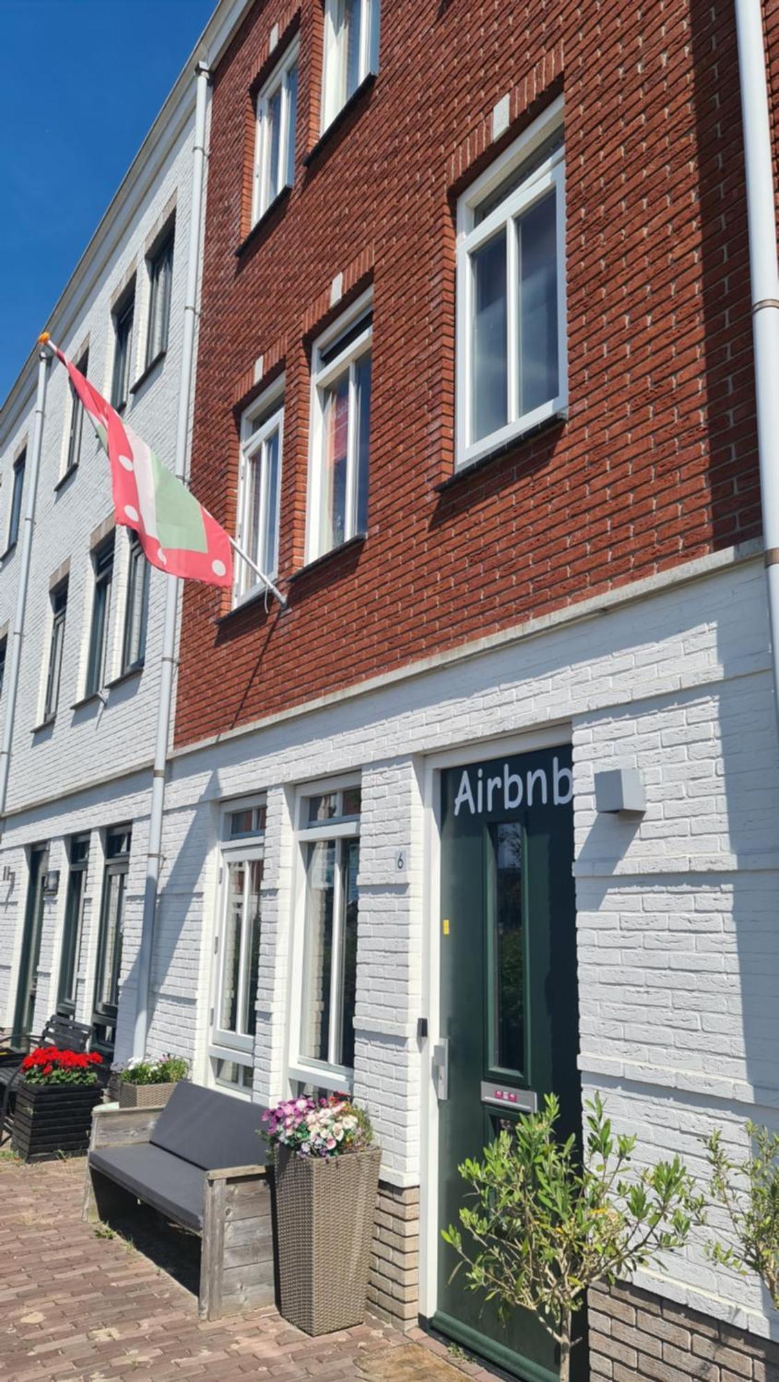 Airbnb 'Logeren Aan Het Plein' In Het Centrum Van ميبل المظهر الخارجي الصورة